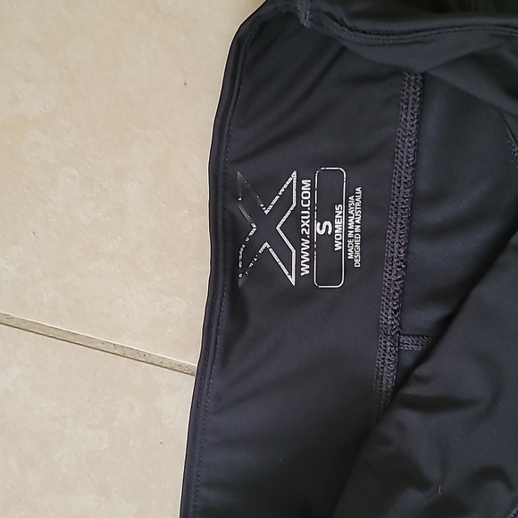 2XU Performance Compression Leggings - Picture 4 of 8